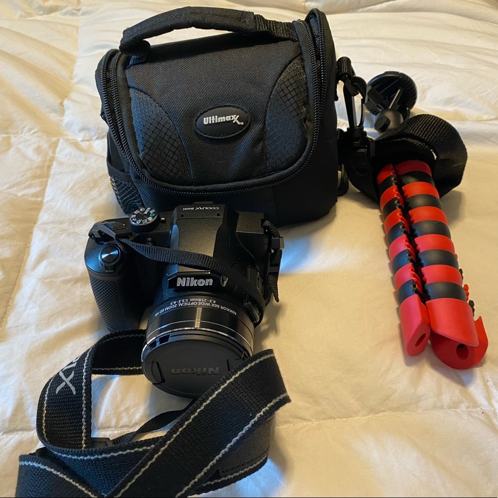 Nikon B600 Camera kit